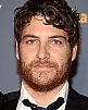 Adam Pally Fotoğrafı
