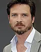 Aden Young Fotoğrafı