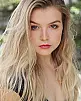 Anna Grace Barlow Fotoğrafı
