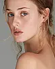 Anna van Patten Fotoğrafı