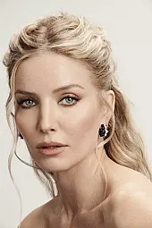 Annabelle Wallis Profil Fotoğrafı