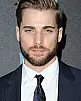 Dustin Milligan Fotoğrafı