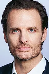 Greg Bryk Profil Fotoğrafı