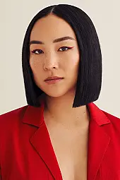 Greta Lee Profil Fotoğrafı