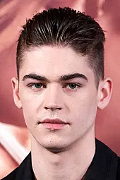 Hero Fiennes Tiffin Profil Fotoğrafı