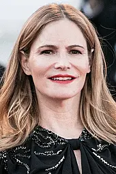Jennifer Jason Leigh Profil Fotoğrafı