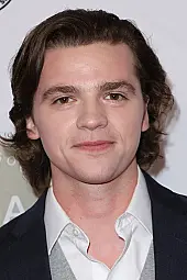 Joel Courtney Profil Fotoğrafı