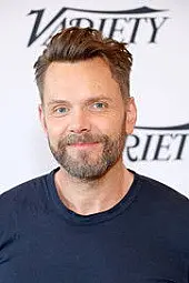 Joel McHale Profil Fotoğrafı