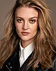 Lara Peake Fotoğrafı