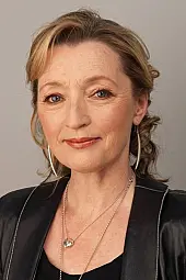 Lesley Manville Profil Fotoğrafı