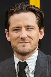 Lewis Pullman Profil Fotoğrafı