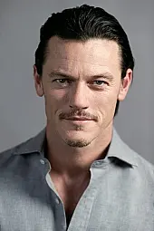 Luke Evans Profil Fotoğrafı