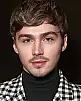 Miles Heizer Fotoğrafı