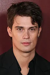 Nicholas Galitzine Profil Fotoğrafı