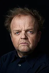 Toby Jones Profil Fotoğrafı