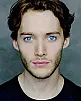 Toby Regbo Fotoğrafı