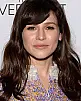 Yael Stone Fotoğrafı